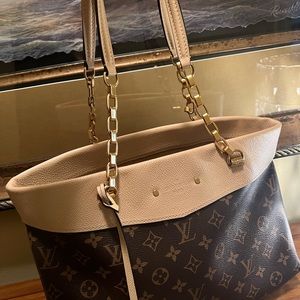 Louis Vuitton Pallas Shopper Monogram Canvas